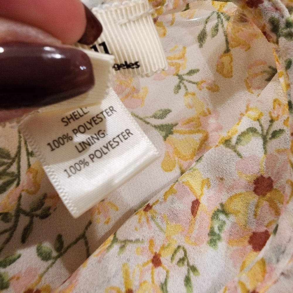 Floral Ruffle Sleeve Blouse - Picture 13 of 13